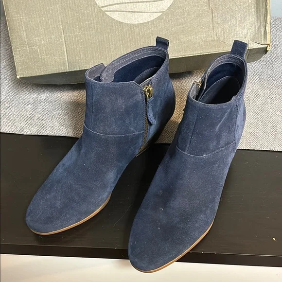 Timberland Stylish Navy Blue Suede Ankle Boots - Picture 1 of 5
